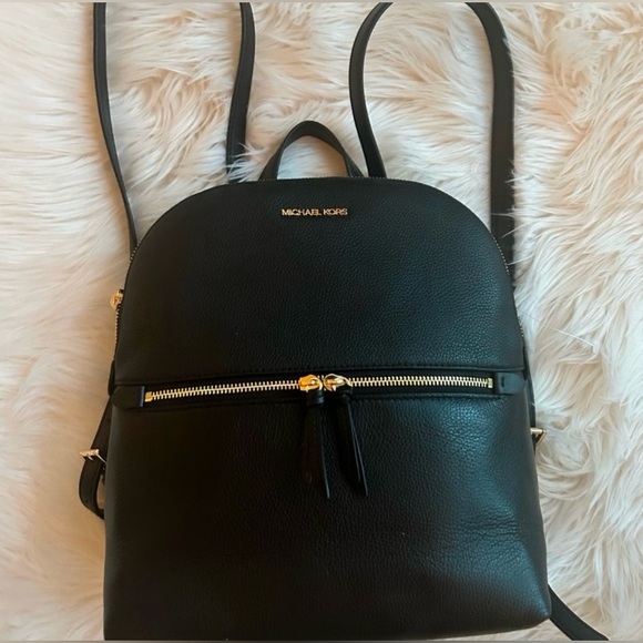 $358 Retail New! Michael Kors backpack purse - Picture 9 of 13
